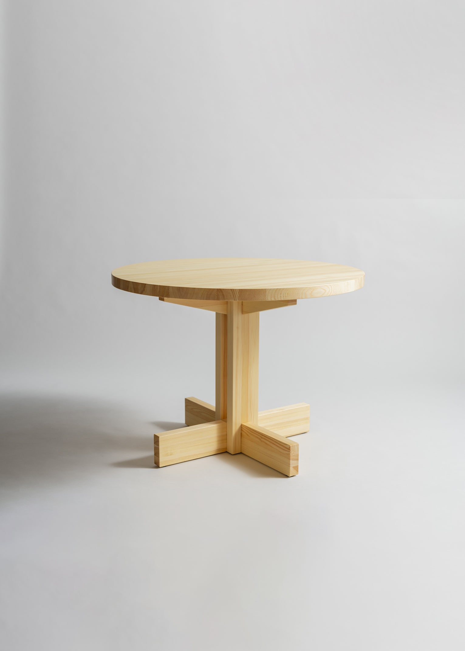 001 Dining Table Round