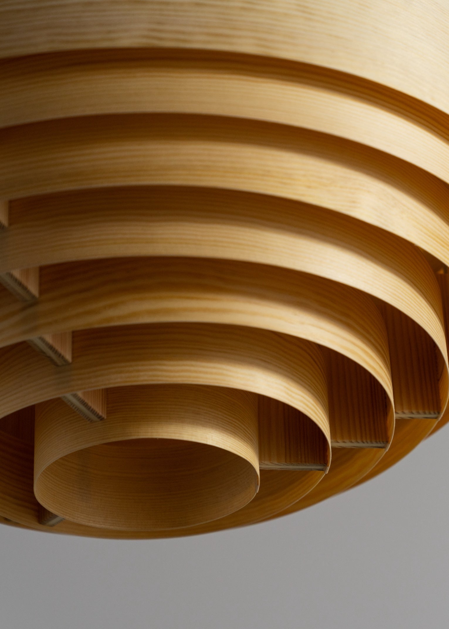 1002 Hans Pendant 46 by Hans-Agne Jakobsson – Vaarnii