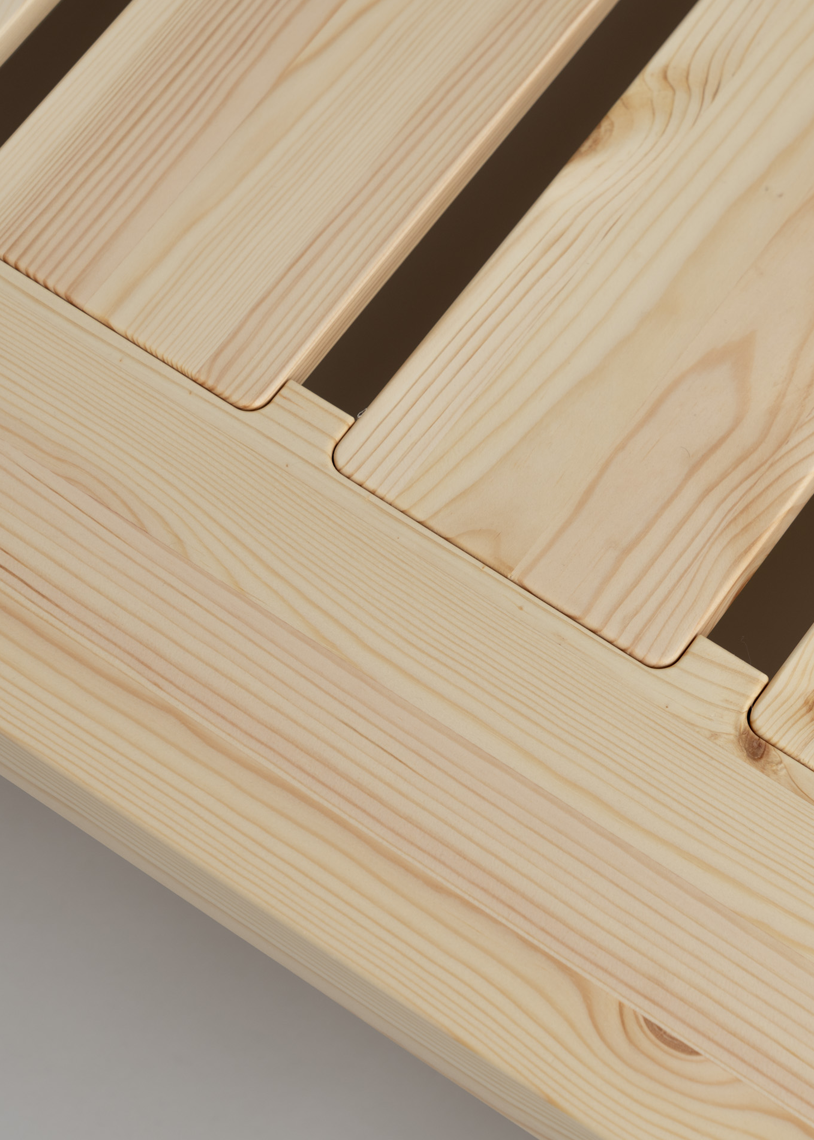 017 Aamu Bed Frame