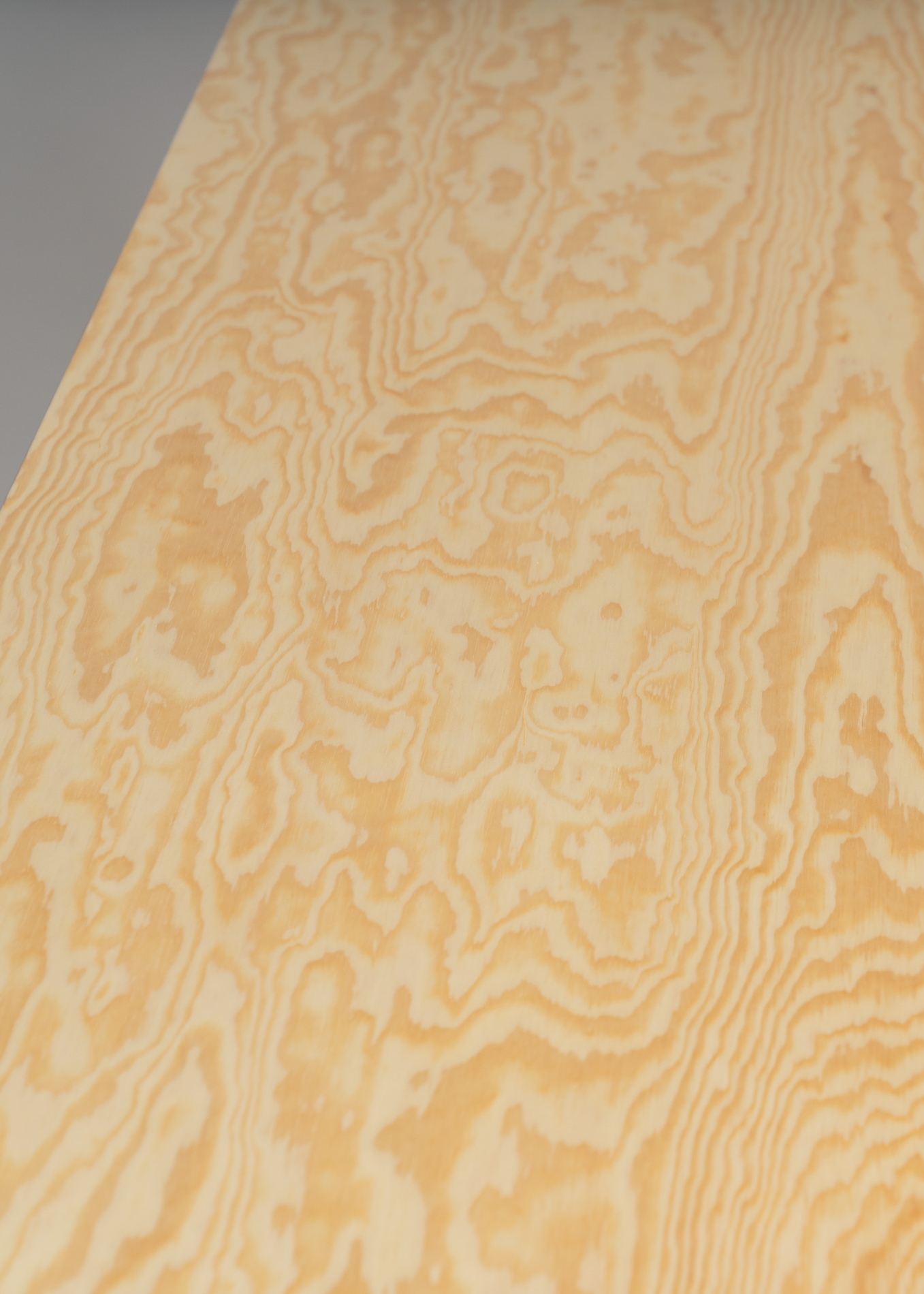 016 Maasto Dining Table