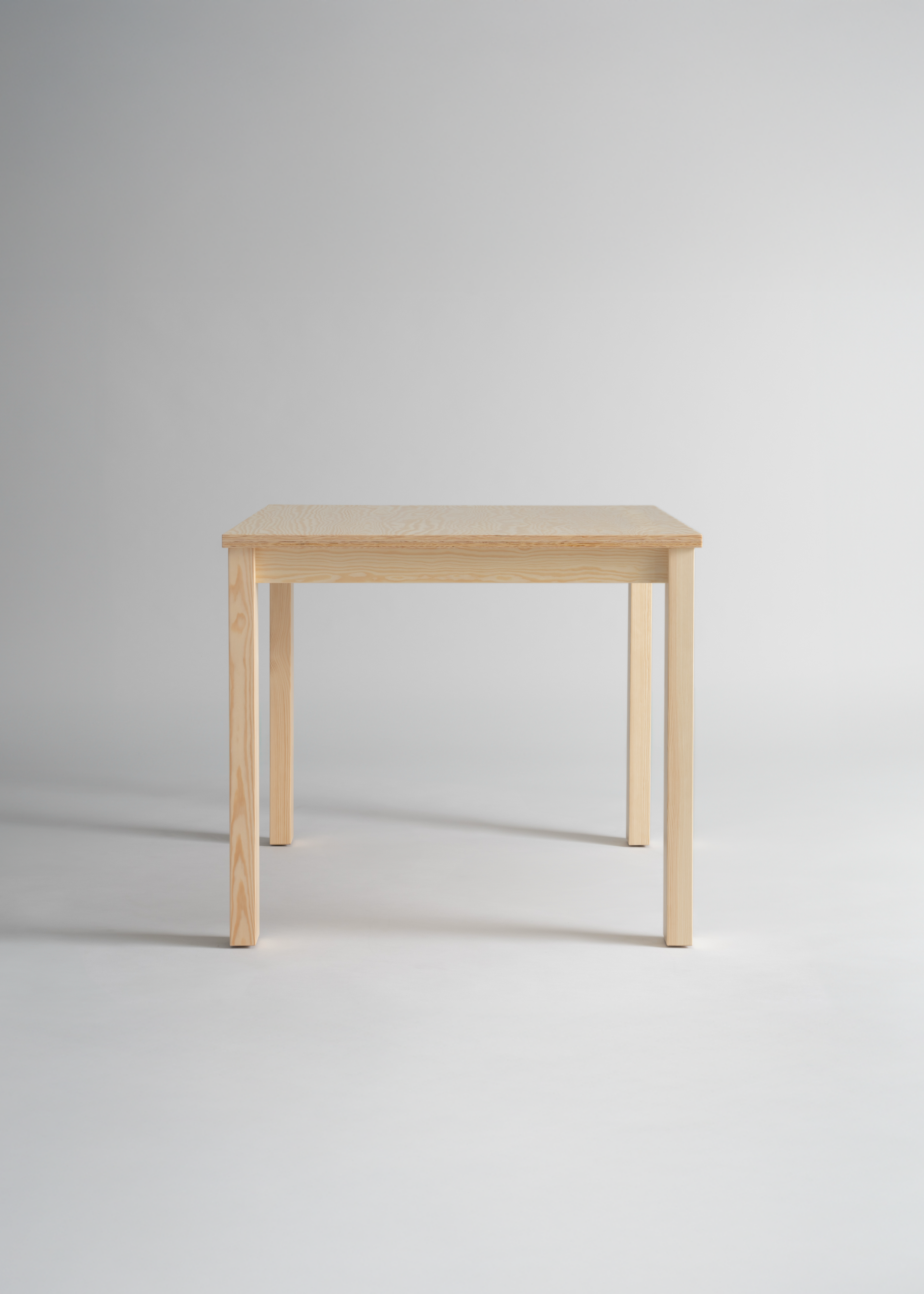 016 Maasto Dining Table