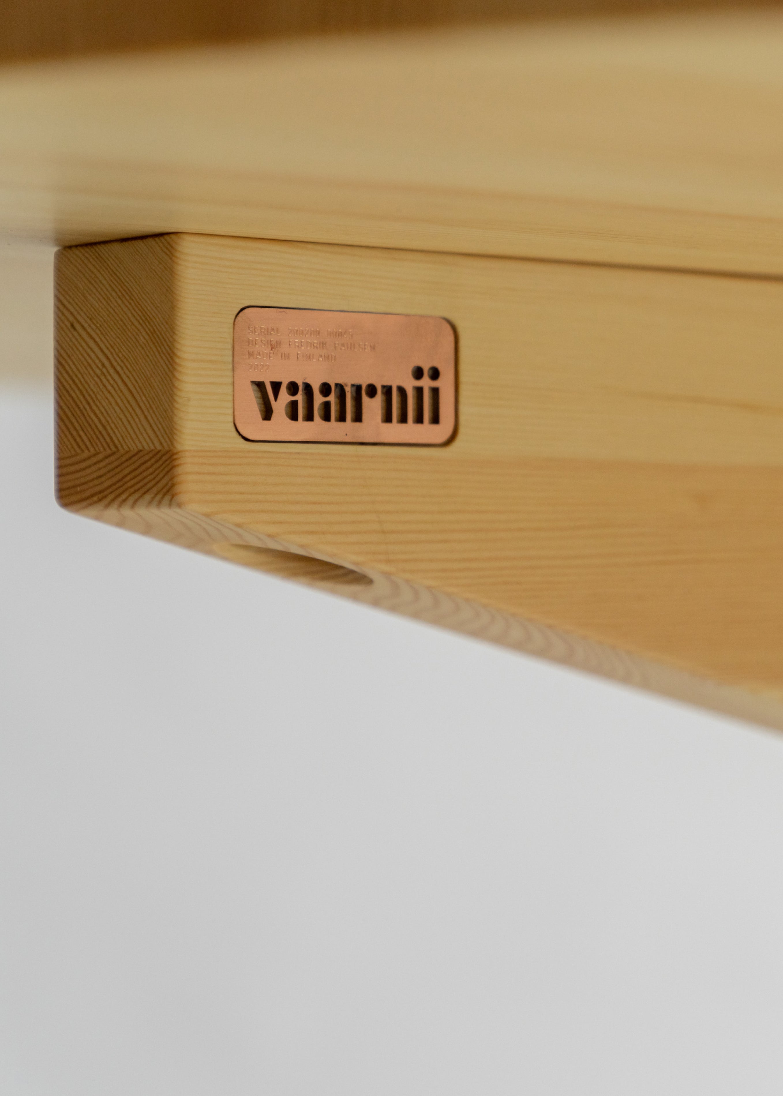 001 Dining Table Round