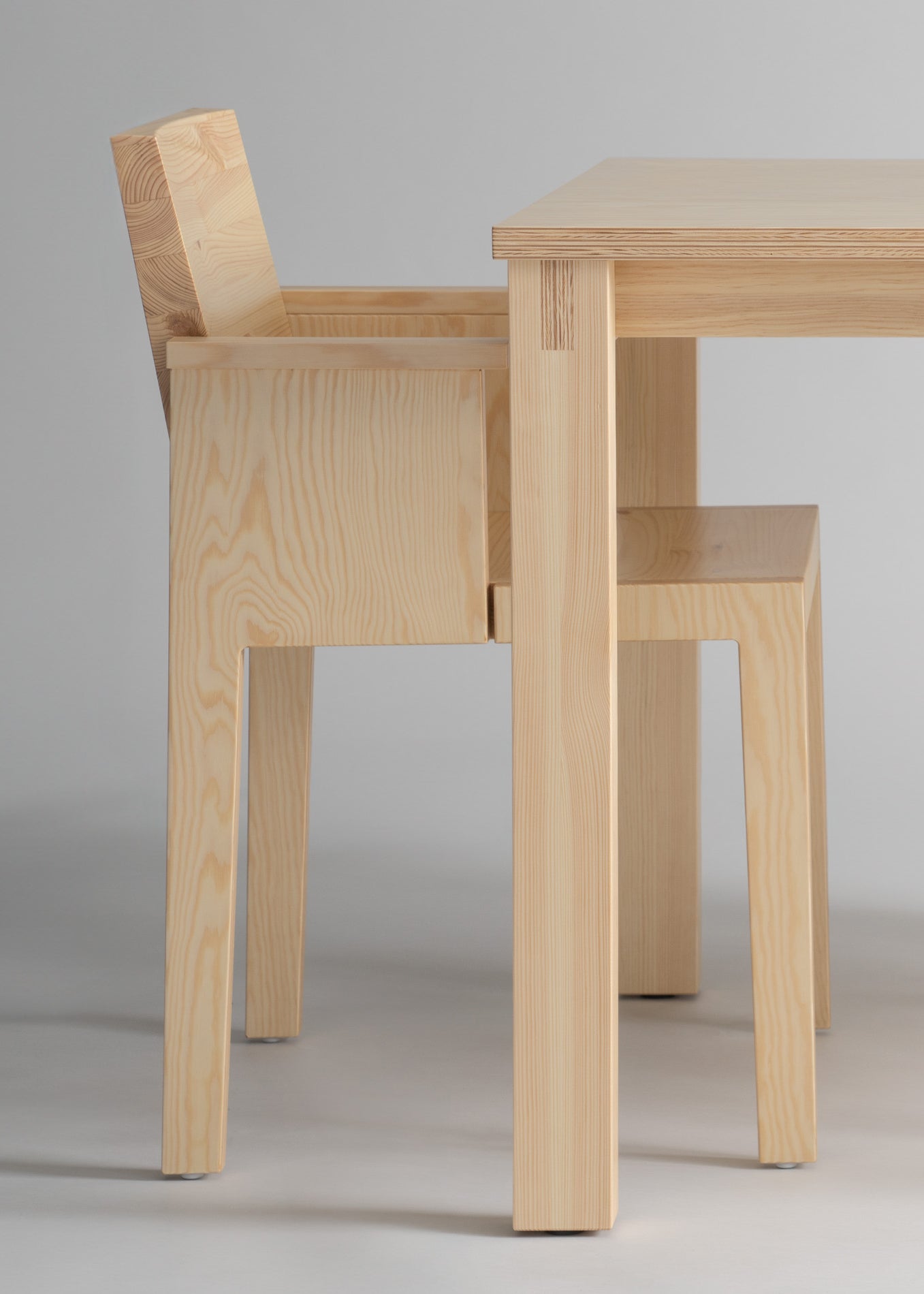 016 Maasto Dining Armchair