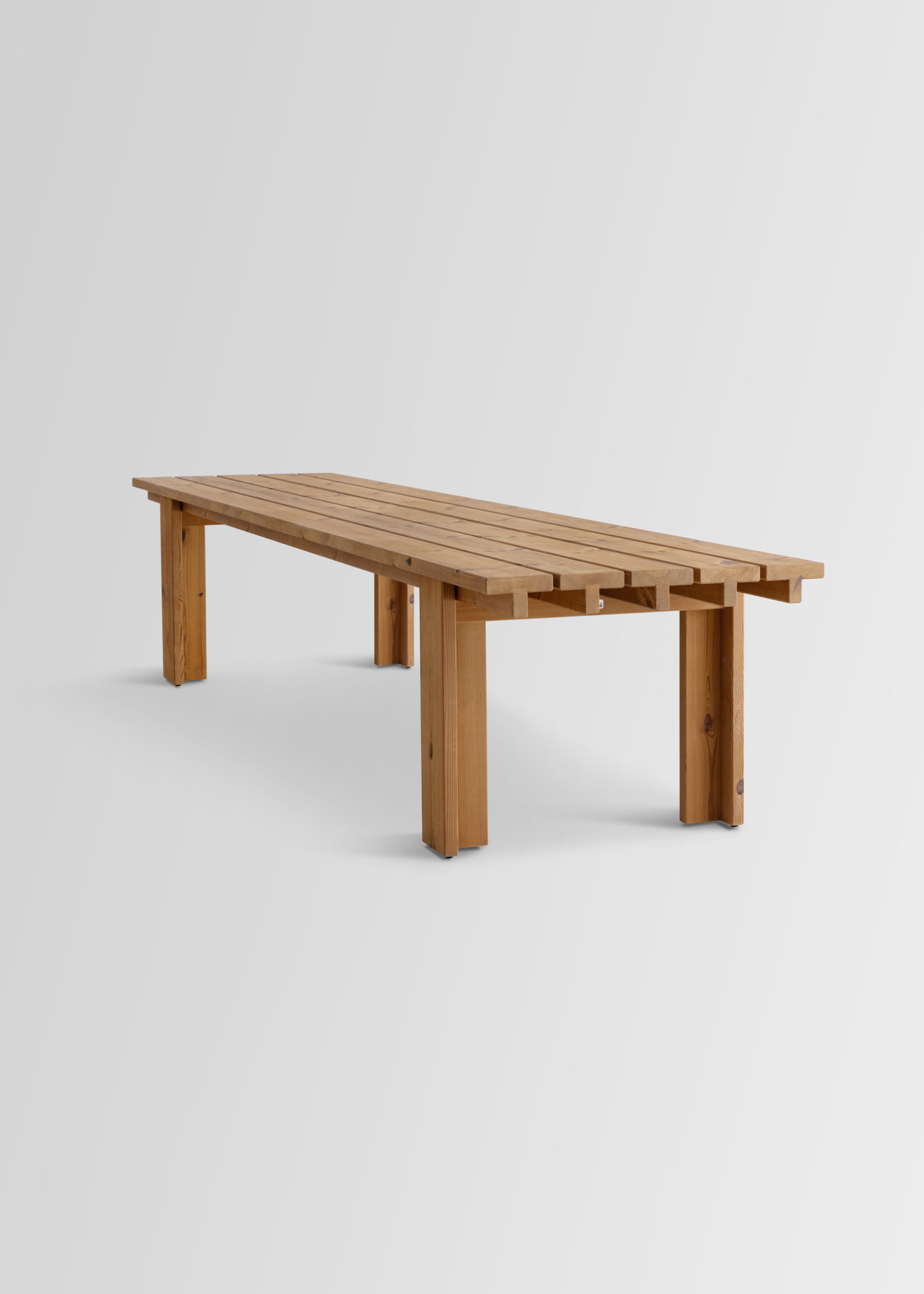 013 Osa Outdoor Dining Table