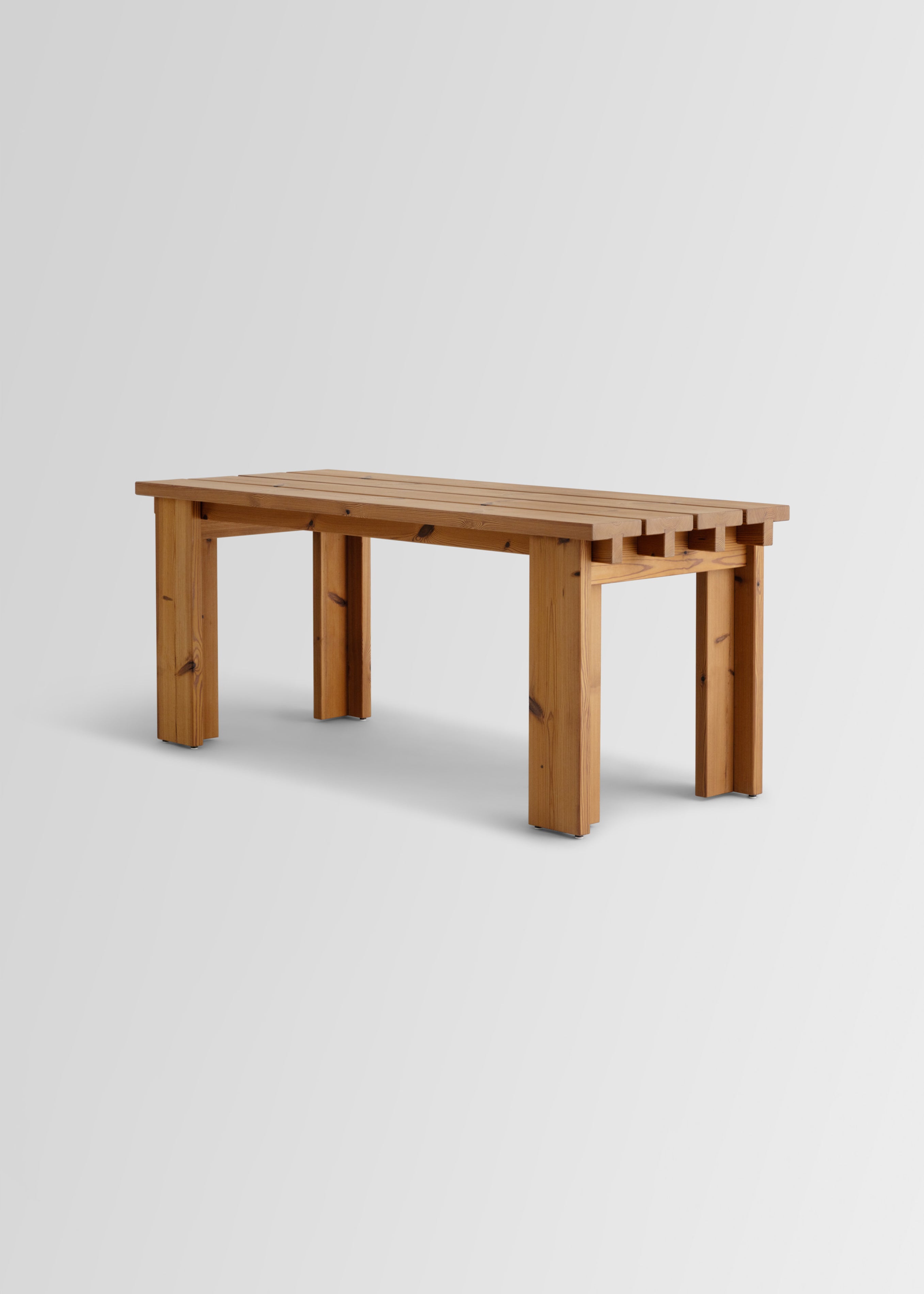 013 Osa Outdoor Dining Table by Henrik Tjaerby – Vaarnii