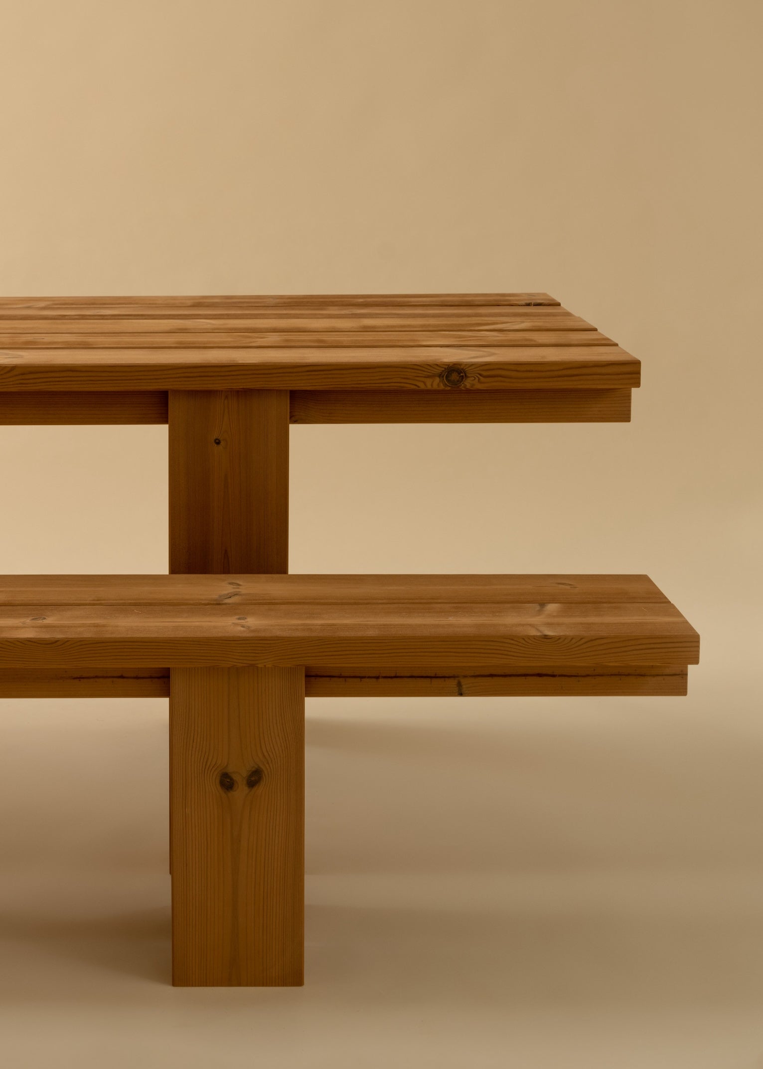 013 Osa Outdoor Dining Table